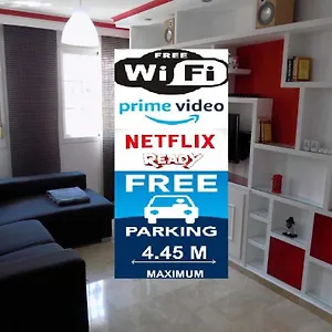 https://la-farola-centro-de-malaga-con-parking.1costadelsol.com