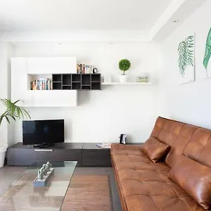 https://apartamentos-en-los-cristianos.in-canary-islands.com